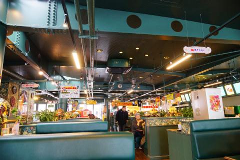 ラッキーピエロ店内